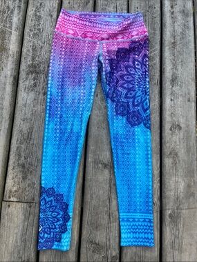My Inner Fire Mandala-Print Leggings Yoga Size 8 Made in Vancouver Canada
